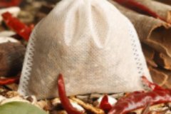 現撈油鹵的做法鹵水保養常識中什么最重要！