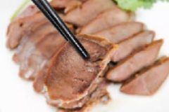 新人如何判斷鹵菜成品加了添加劑