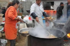 用什么樣的鍋?zhàn)鳆u菜最好吃？