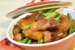 五花肉燜豇豆的做法