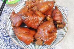 鹵豬腳的配料有哪些？