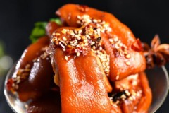 香辣鹵豬蹄的做法及配料