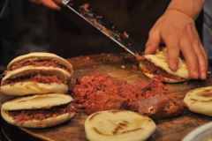 臘汁肉夾饃的做法