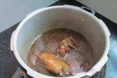 入味有嚼勁的鹵豬蹄制作方法