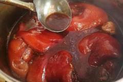 鹵豬腳粘鍋的原因