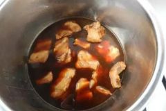 糖在鹵肉中起到什么作用？