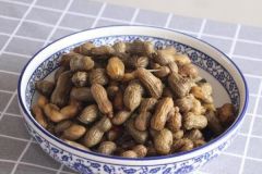 正宗的鹵味花生的做法