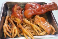 如何用黃桅子做出色澤金黃的鹵肉？