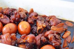 家常姜醋燒豬腳的做法